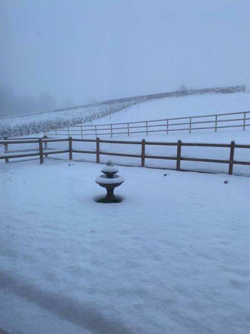 Luxury Detached Peak District Stone Barn - Dog Friendly Villa Hazelwood Екстериор снимка