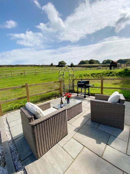 Luxury Detached Peak District Stone Barn - Dog Friendly Villa Hazelwood Екстериор снимка
