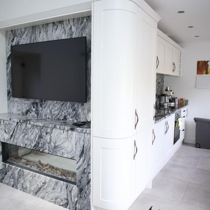 Luxury Detached Peak District Stone Barn - Dog Friendly Villa Hazelwood Екстериор снимка