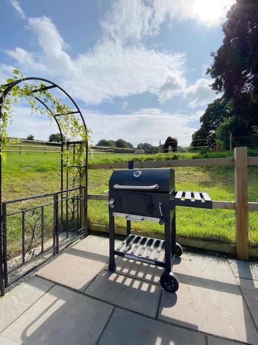 Luxury Detached Peak District Stone Barn - Dog Friendly Villa Hazelwood Екстериор снимка