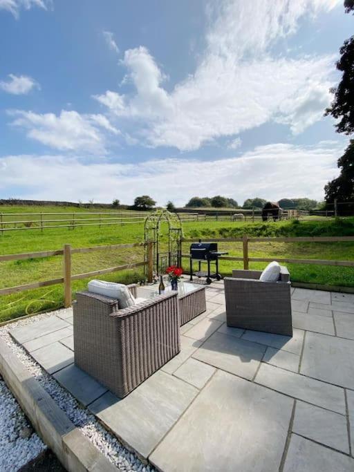 Luxury Detached Peak District Stone Barn - Dog Friendly Villa Hazelwood Екстериор снимка